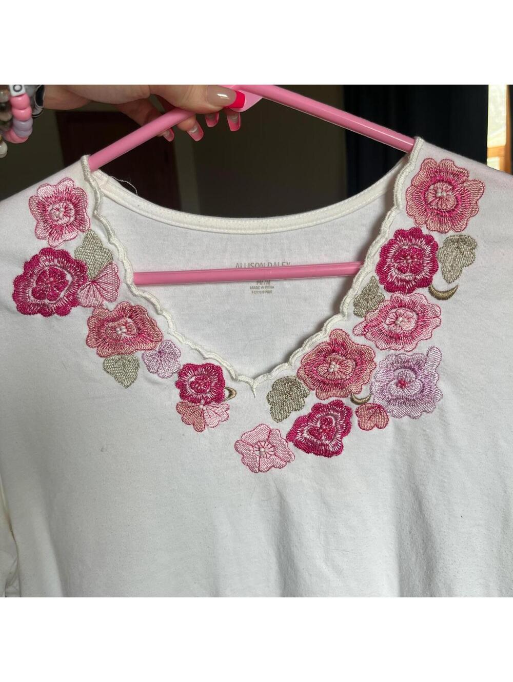 Vintage Allison Daley Women's White Top Floral